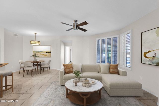 5876 W Cielo Grande Drive, Glendale, AZ 85310