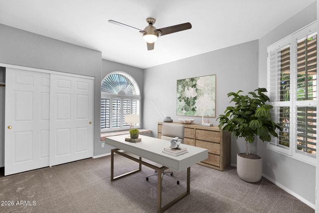 5876 W Cielo Grande Drive, Glendale, AZ 85310