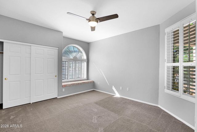 5876 W Cielo Grande Drive, Glendale, AZ 85310