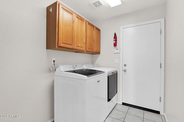 5876 W Cielo Grande Drive, Glendale, AZ 85310