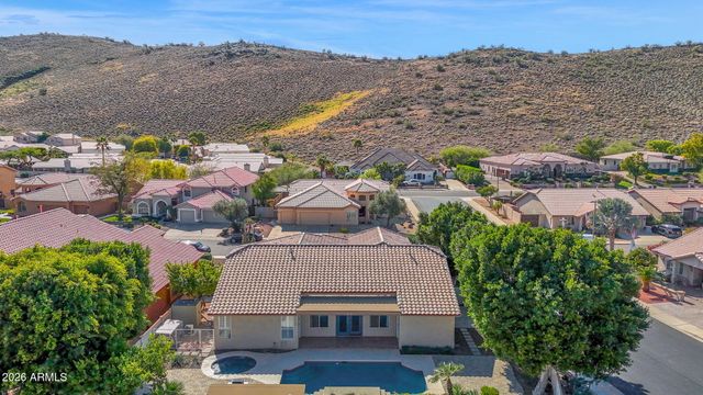 5876 W Cielo Grande Drive, Glendale, AZ 85310