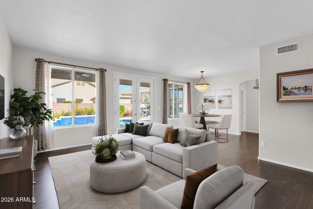 5876 W Cielo Grande Drive, Glendale, AZ 85310