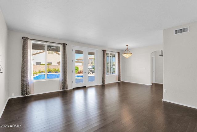 5876 W Cielo Grande Drive, Glendale, AZ 85310