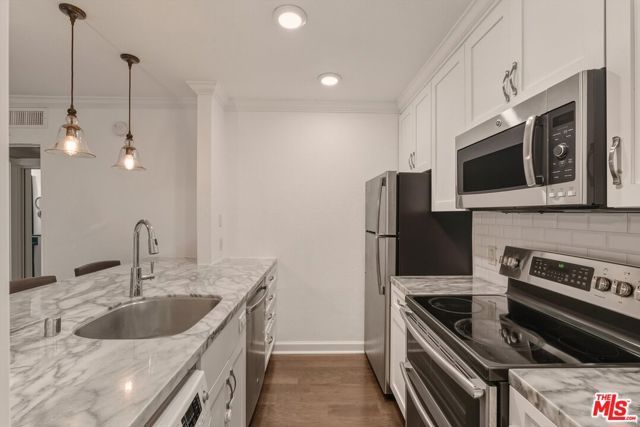 141 S Clark Drive 225, Los Angeles, CA 90048