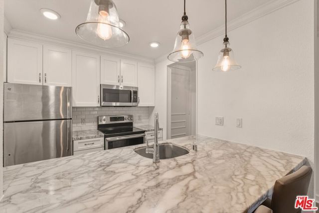 141 S Clark Drive 225, Los Angeles, CA 90048