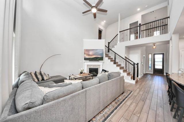2226 Clements Shore Lane, La Porte, TX 77571