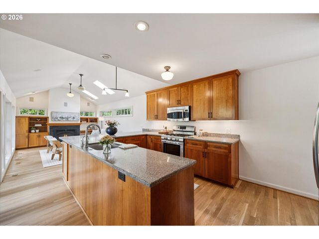 4127 Sw 52ND Ave, Portland, OR 97221
