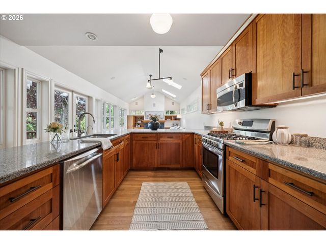 4127 Sw 52ND Ave, Portland, OR 97221