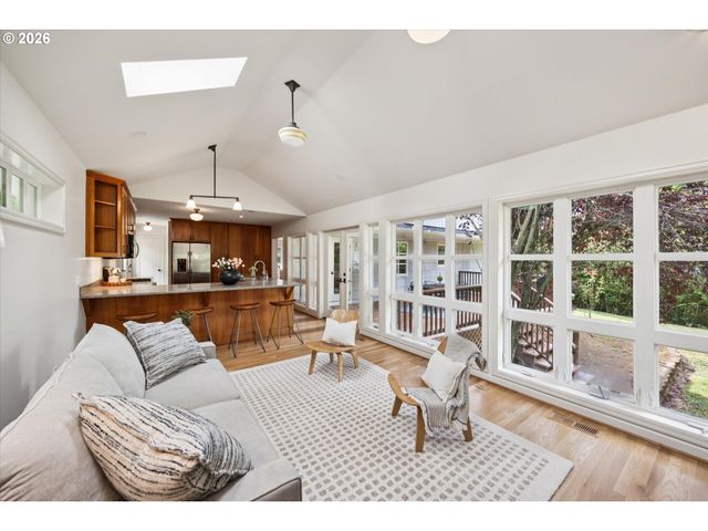 4127 Sw 52ND Ave, Portland, OR 97221