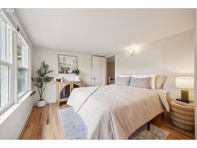 4127 Sw 52ND Ave, Portland, OR 97221