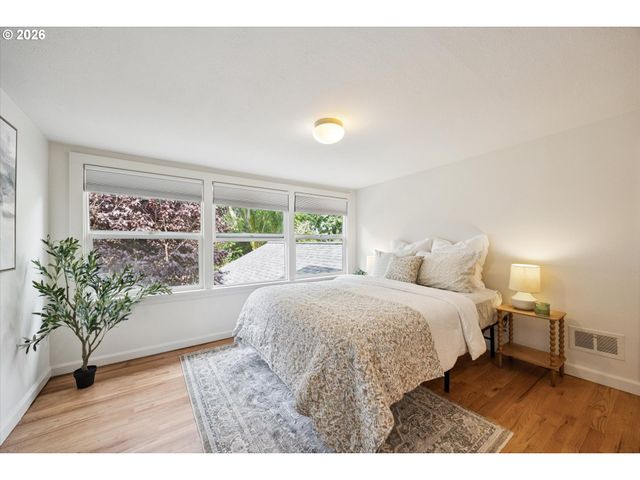 4127 Sw 52ND Ave, Portland, OR 97221