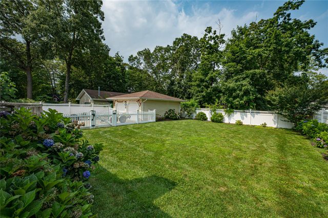 76 Burlington Boulevard, Smithtown, NY 11787