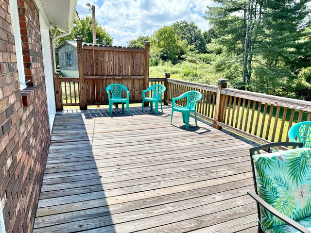 1069 Meadows Grove Road, Pine Knot, KY 42635