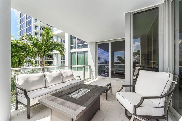 2 Water Club Way 403, North Palm Beach, FL 33408