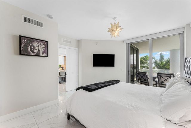 2 Water Club Way 403, North Palm Beach, FL 33408
