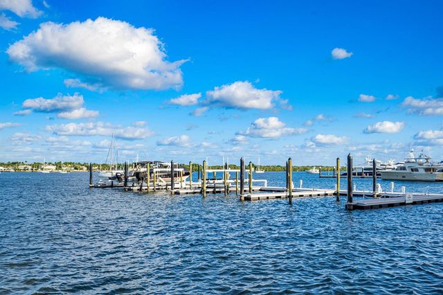 2 Water Club Way 403, North Palm Beach, FL 33408