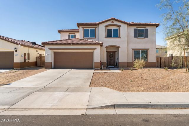 2903 La Calle Sabio Avenue, Rosamond, CA 93560