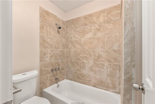 3101 Red Robin, Bryan, TX 77802