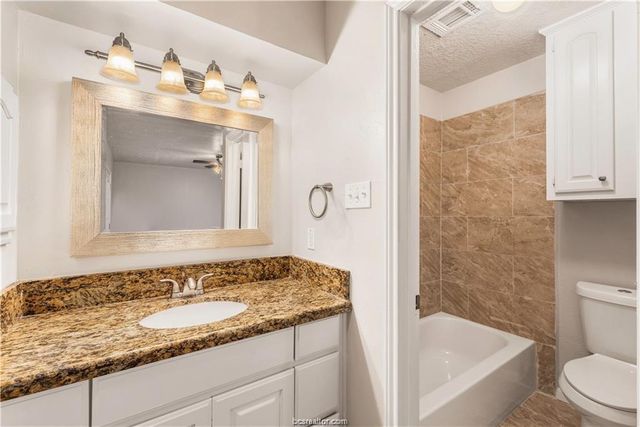 3101 Red Robin, Bryan, TX 77802