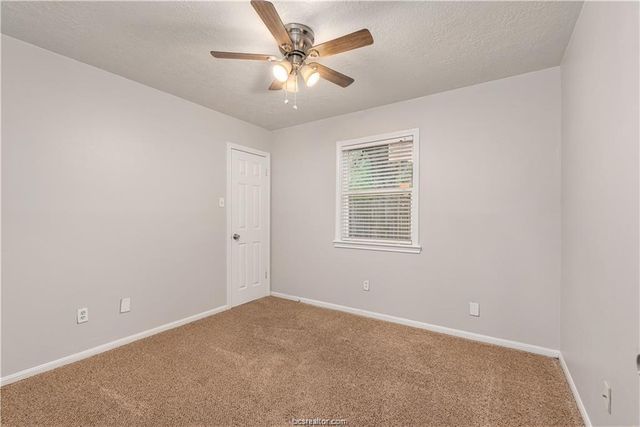 3101 Red Robin, Bryan, TX 77802