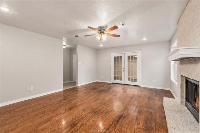 3101 Red Robin, Bryan, TX 77802