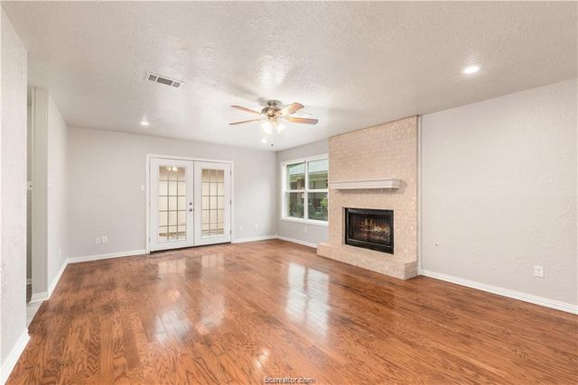 3101 Red Robin, Bryan, TX 77802