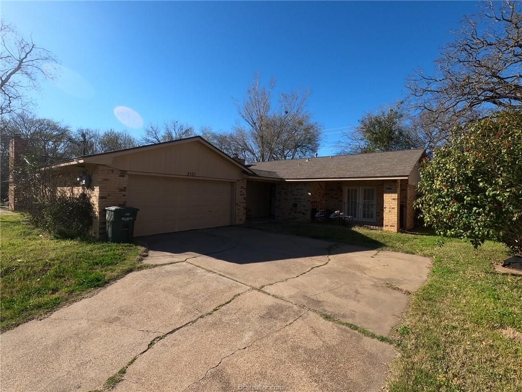 3101 Red Robin, Bryan, TX 77802