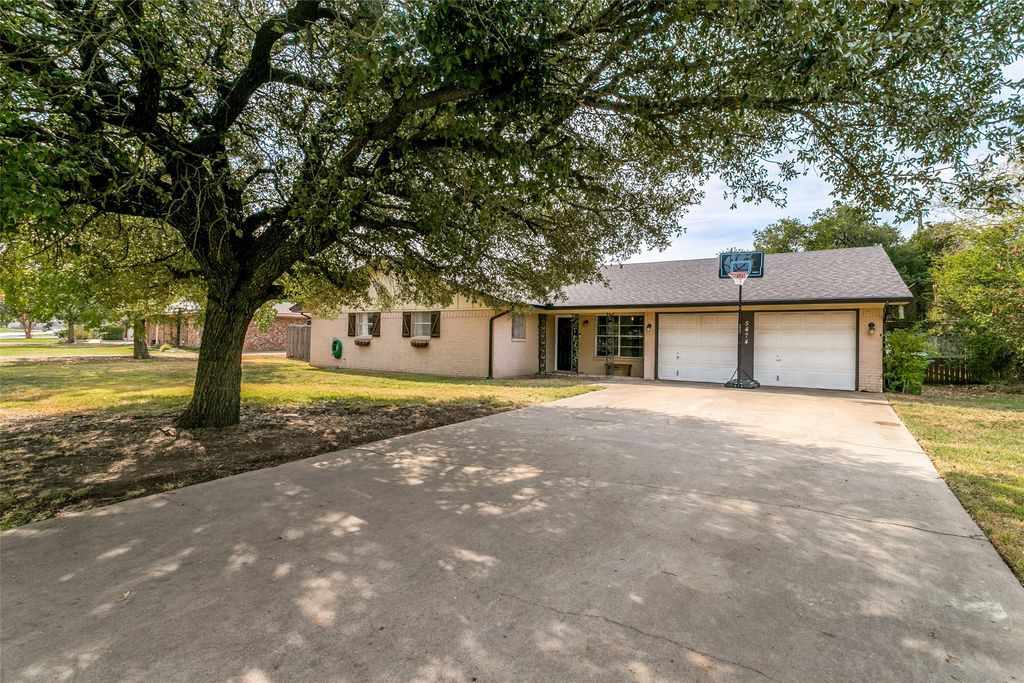 5474 Valley Drive, Fort Worth, TX 76140 — photo 2