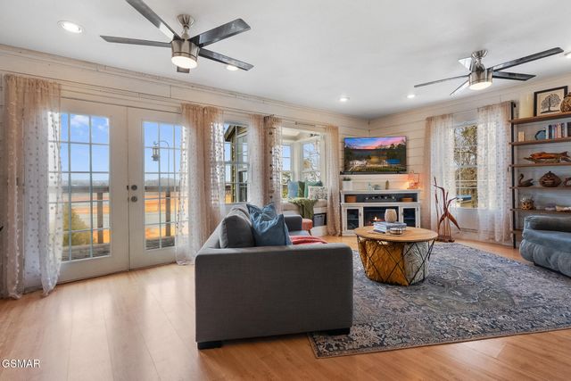 3304 Buck Horn Road, Sevierville, TN 37876