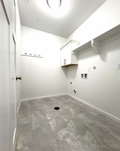 1332 N Irvington Avenue, Tulsa, OK 74115