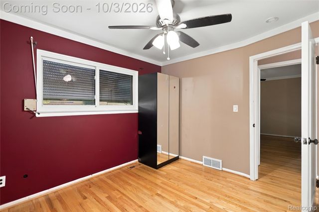 27262 Thomas Avenue, Warren, MI 48092