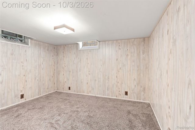 27262 Thomas Avenue, Warren, MI 48092