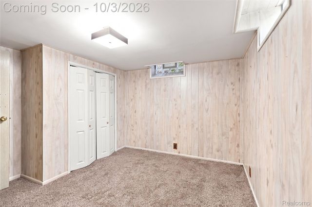 27262 Thomas Avenue, Warren, MI 48092