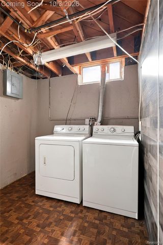27262 Thomas Avenue, Warren, MI 48092