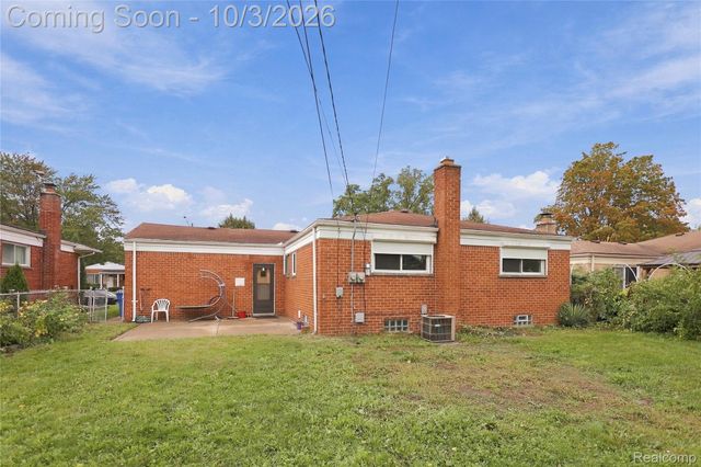27262 Thomas Avenue, Warren, MI 48092