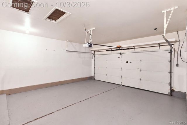 27262 Thomas Avenue, Warren, MI 48092