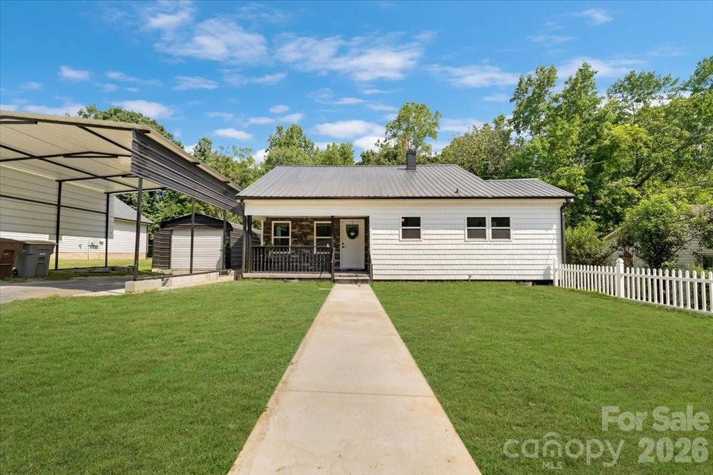 2105 Woodlawn Street, Kannapolis, NC 28083