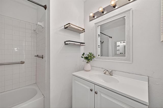 3200 S Gessner Road 224, Houston, TX 77063