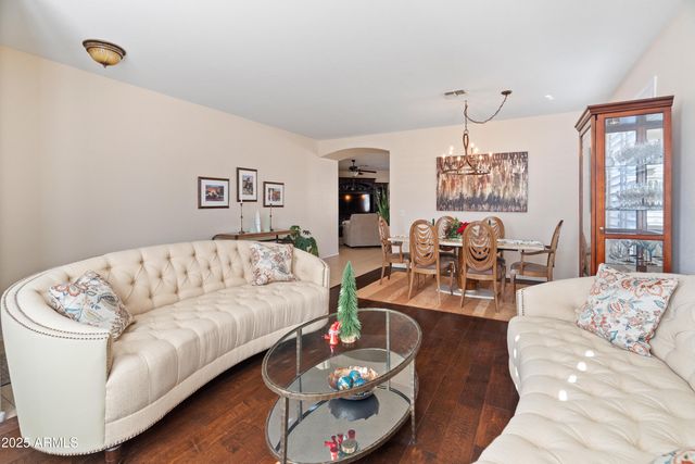 9840 W ECHO Lane, Peoria, AZ 85345