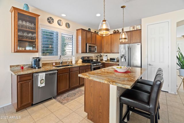 9840 W ECHO Lane, Peoria, AZ 85345