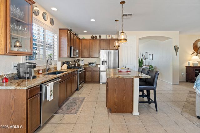 9840 W ECHO Lane, Peoria, AZ 85345