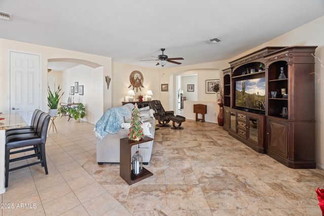 9840 W ECHO Lane, Peoria, AZ 85345