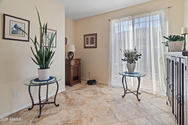 9840 W ECHO Lane, Peoria, AZ 85345