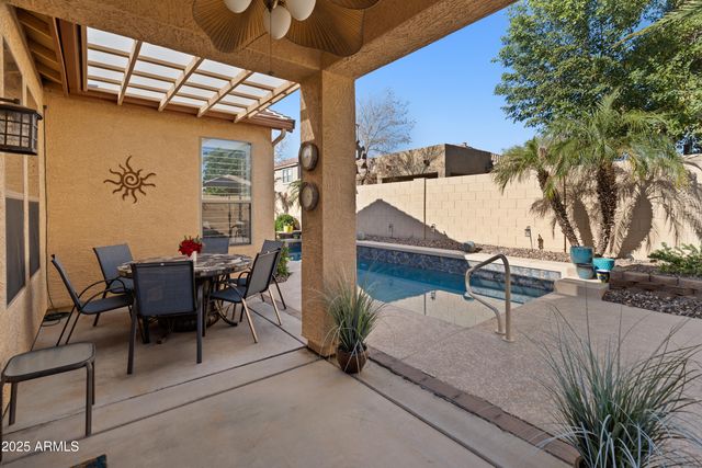 9840 W ECHO Lane, Peoria, AZ 85345