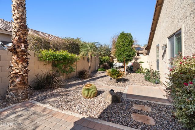 9840 W ECHO Lane, Peoria, AZ 85345