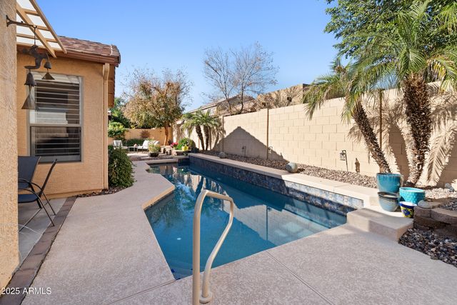 9840 W ECHO Lane, Peoria, AZ 85345