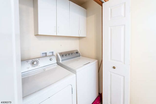 56 Portsmouth Ct, Hamburg Boro, NJ 07419