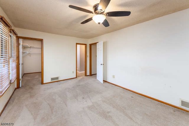 56 Portsmouth Ct, Hamburg Boro, NJ 07419