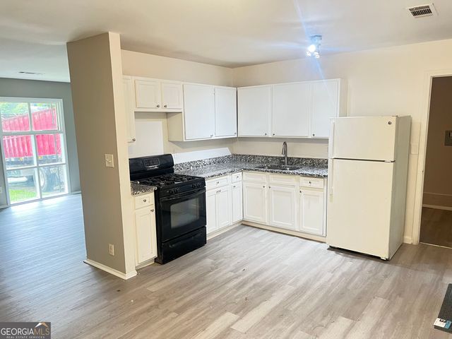 1259 Pineglen Drive, Riverdale, GA 30296