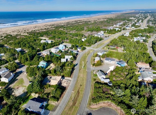 718 Reporter Court, Ocean Shores, WA 98569